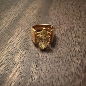 Elegant Fashion Ring with Yellow Gemstone Size 5-5.5